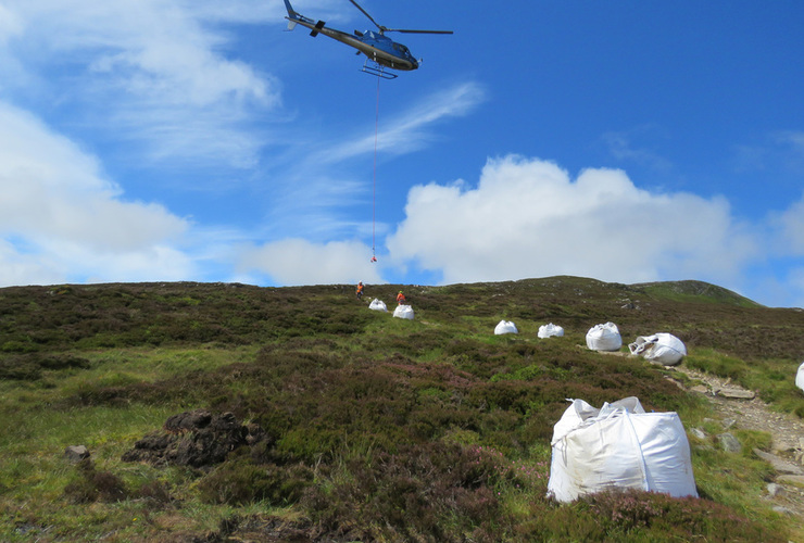 Schiehallion helicopter lift