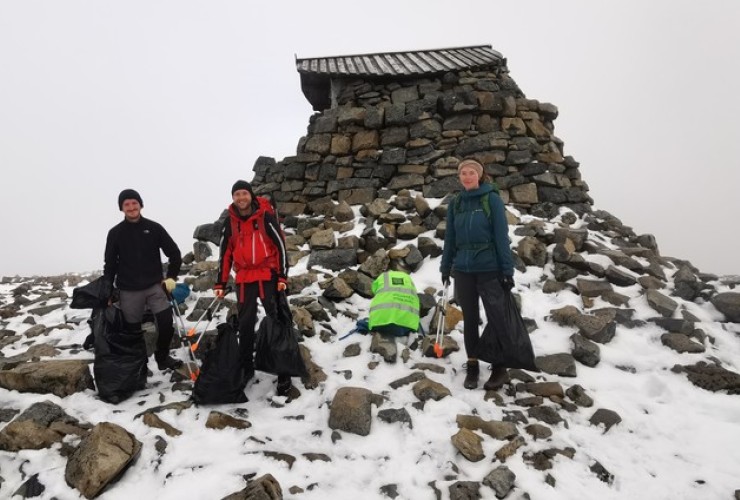 Nevis_litter_pick