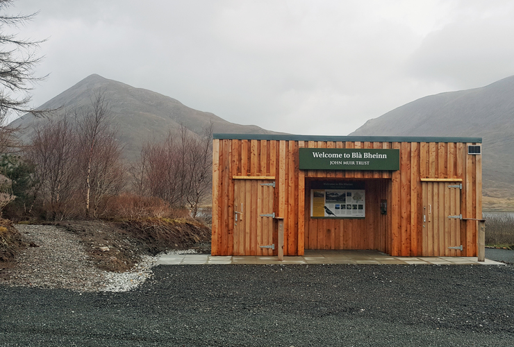 Bla Bheinn toilet block