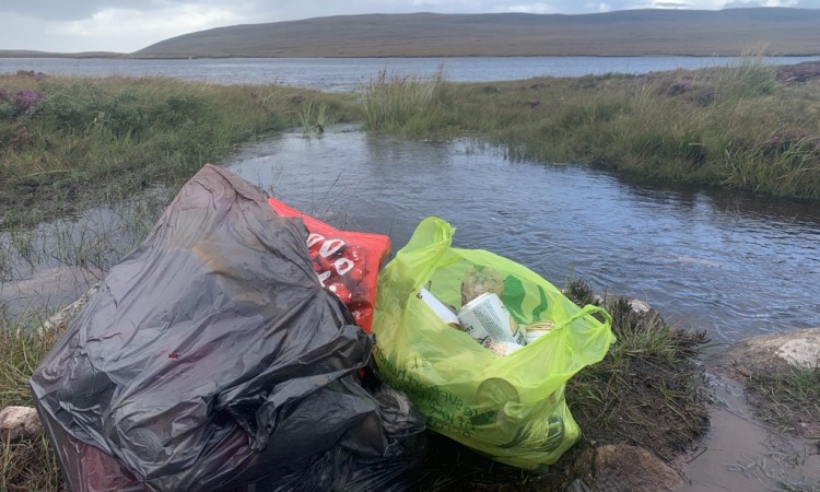 Visitor management - abandoned litter at Sandwood