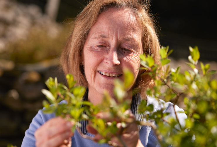 Volunteer grower Anne Clarke by Benjamin Statham 