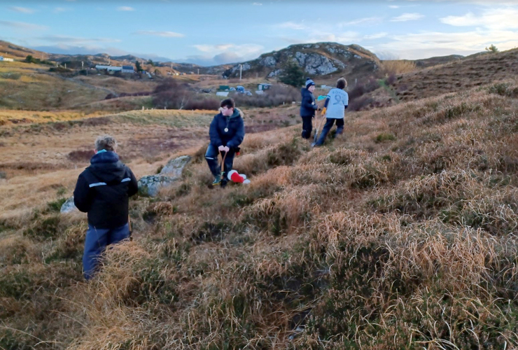 Kinlochbervie Primary School planting trees winter 2023