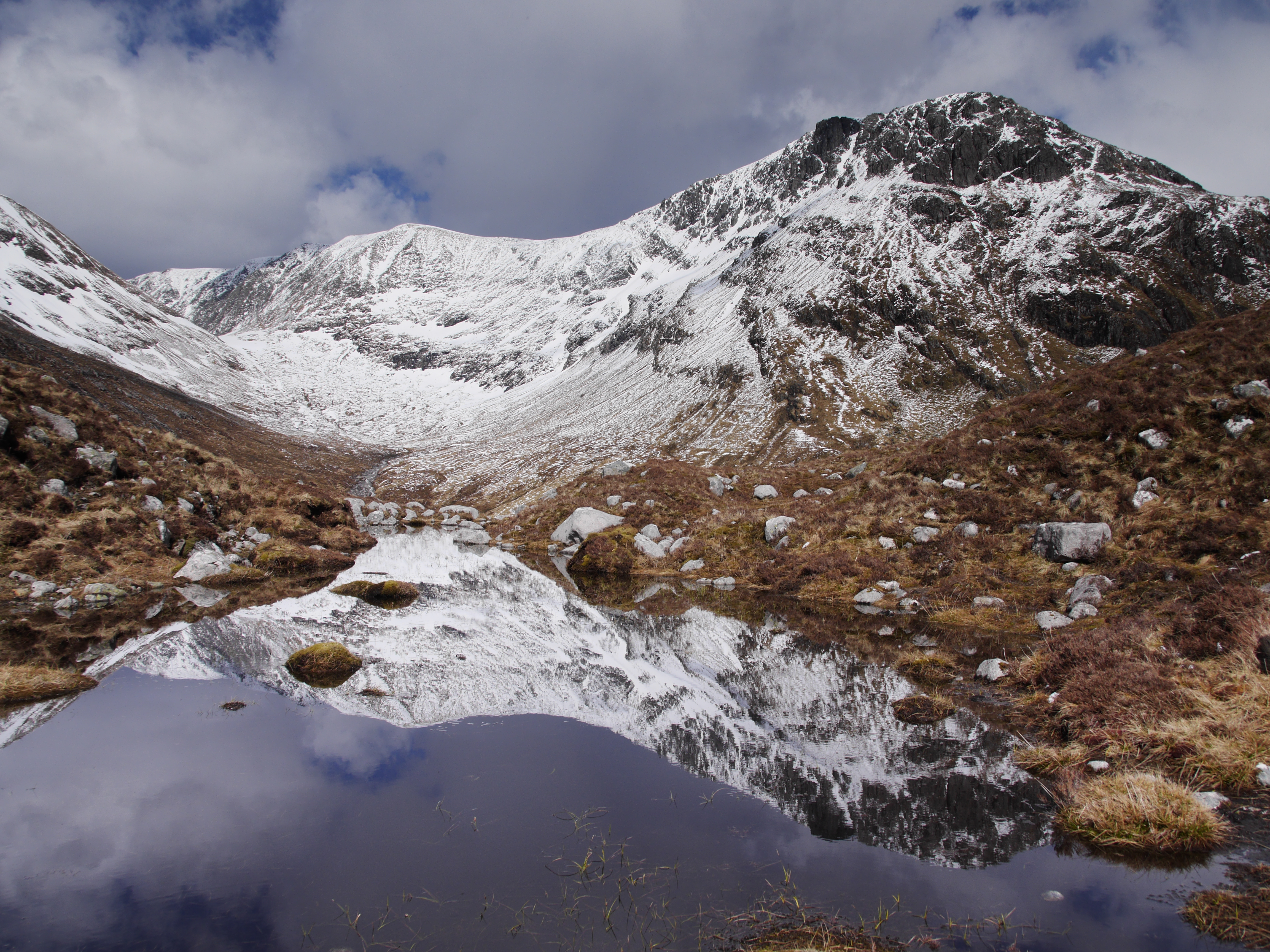 The Aonachs from Meall Cumhan bealach © Alex Gillespie - JMT