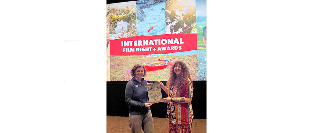 FWMF 2025 - Trust presents prize to Rachel Sarah for Finding Bo v2
